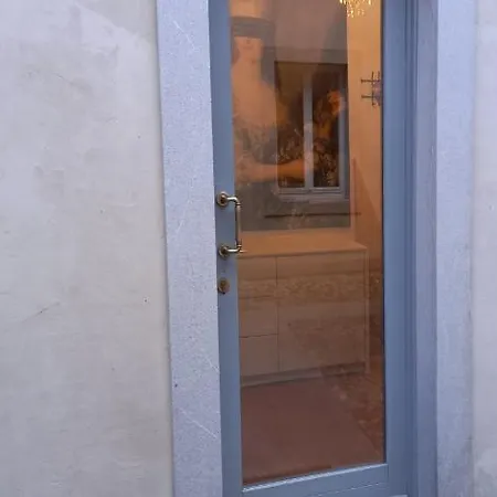 Eugenia Levia 아파트 *